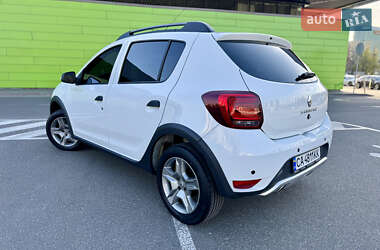 Хетчбек Renault Sandero StepWay 2021 в 