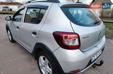 Позашляховик / Кросовер Renault Sandero StepWay 2013 в 