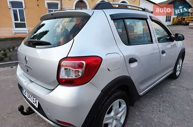 Позашляховик / Кросовер Renault Sandero StepWay 2013 в 