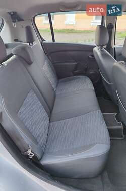 Позашляховик / Кросовер Renault Sandero StepWay 2013 в 