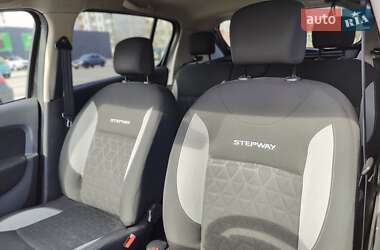 Позашляховик / Кросовер Renault Sandero StepWay 2013 в 
