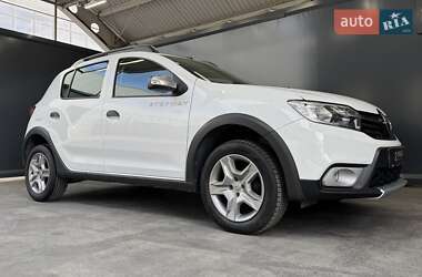 Хэтчбек Renault Sandero StepWay 2019 в 