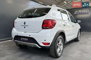 Хэтчбек Renault Sandero StepWay 2019 в 