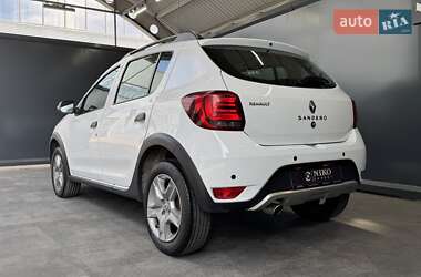 Хэтчбек Renault Sandero StepWay 2019 в 