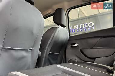 Хэтчбек Renault Sandero StepWay 2019 в 