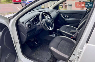 Хэтчбек Renault Sandero StepWay 2019 в 