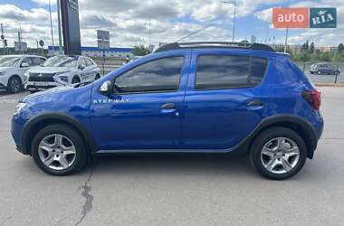 Хетчбек Renault Sandero StepWay 2021 в 