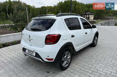 Хетчбек Renault Sandero StepWay 2019 в 