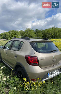 Хэтчбек Renault Sandero StepWay 2019 в 