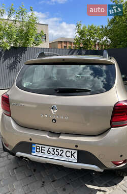 Хэтчбек Renault Sandero StepWay 2019 в 