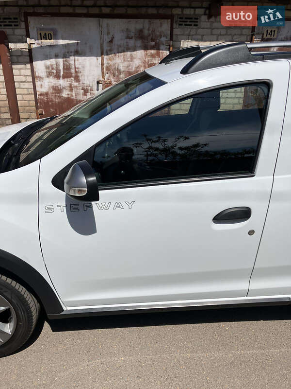 Хетчбек Renault Sandero StepWay 2021 в 