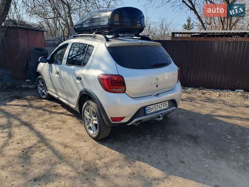 Хэтчбек Renault Sandero StepWay 2018 в Киеве