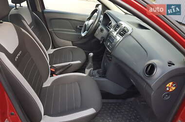 Хэтчбек Renault Sandero StepWay 2017 в 