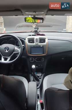 Хэтчбек Renault Sandero StepWay 2017 в 