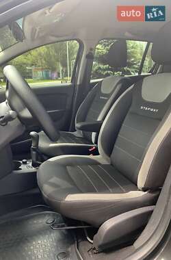 Хэтчбек Renault Sandero StepWay 2020 в 