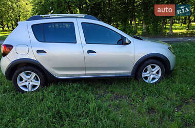 Renault Sandero StepWay 2013