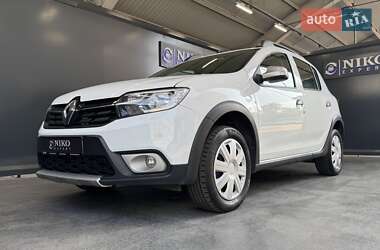 Хэтчбек Renault Sandero StepWay 2019 в 