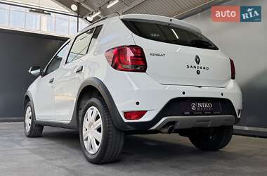 Хэтчбек Renault Sandero StepWay 2019 в 