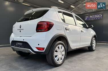 Хэтчбек Renault Sandero StepWay 2019 в 