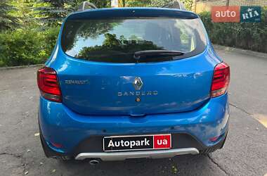 Хэтчбек Renault Sandero StepWay 2020 в 