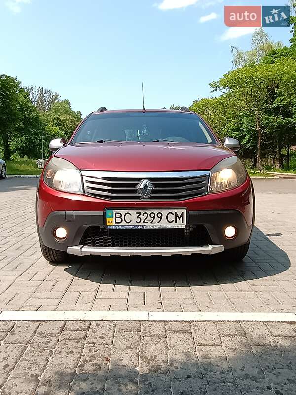 Позашляховик / Кросовер Renault Sandero StepWay 2011 в 