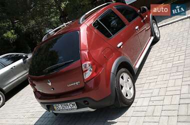 Позашляховик / Кросовер Renault Sandero StepWay 2011 в 