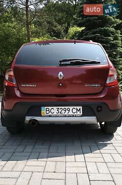 Позашляховик / Кросовер Renault Sandero StepWay 2011 в 