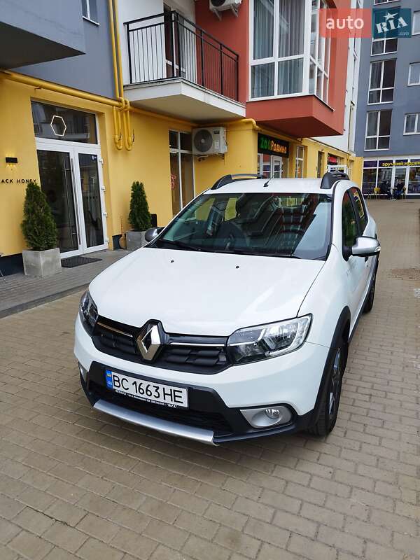 Хэтчбек Renault Sandero StepWay 2017 в Львове