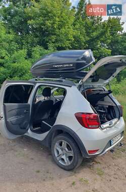 Хэтчбек Renault Sandero StepWay 2018 в 