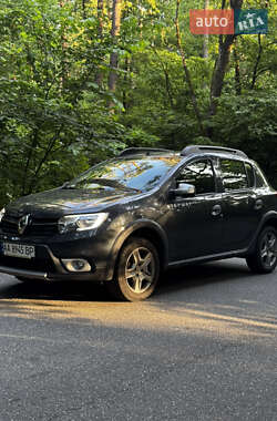 Хэтчбек Renault Sandero StepWay 2019 в 