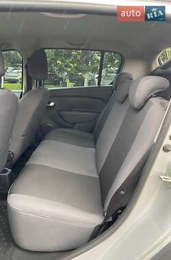 Хэтчбек Renault Sandero StepWay 2018 в 