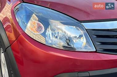 Внедорожник / Кроссовер Renault Sandero StepWay 2012 в 