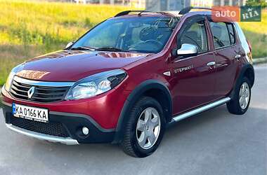 Renault Sandero StepWay 2012