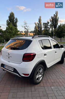 Хэтчбек Renault Sandero StepWay 2021 в 