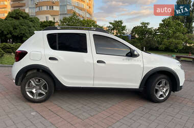 Хэтчбек Renault Sandero StepWay 2021 в 