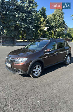 Хэтчбек Renault Sandero StepWay 2016 в 