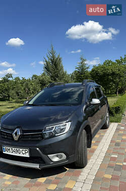Хетчбек Renault Sandero StepWay 2019 в 