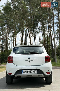 Хэтчбек Renault Sandero StepWay 2021 в 