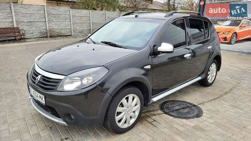 Renault Sandero StepWay 2012