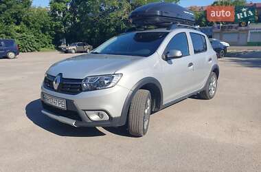 Хэтчбек Renault Sandero StepWay 2018 в 