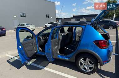 Хэтчбек Renault Sandero StepWay 2019 в 