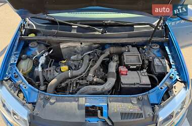 Хэтчбек Renault Sandero StepWay 2019 в 