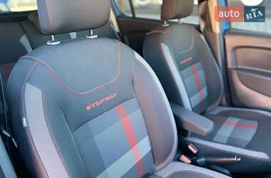Хэтчбек Renault Sandero StepWay 2019 в 