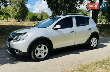 Внедорожник / Кроссовер Renault Sandero StepWay 2015 в 