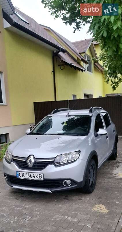 Позашляховик / Кросовер Renault Sandero StepWay 2015 в Умані фото Позашляховик / Кросовер Renault Sandero StepWay 2015 в Умані