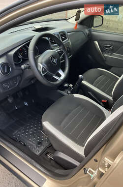 Хэтчбек Renault Sandero StepWay 2019 в 
