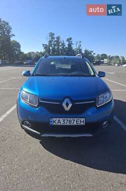 Хэтчбек Renault Sandero StepWay 2013 в 