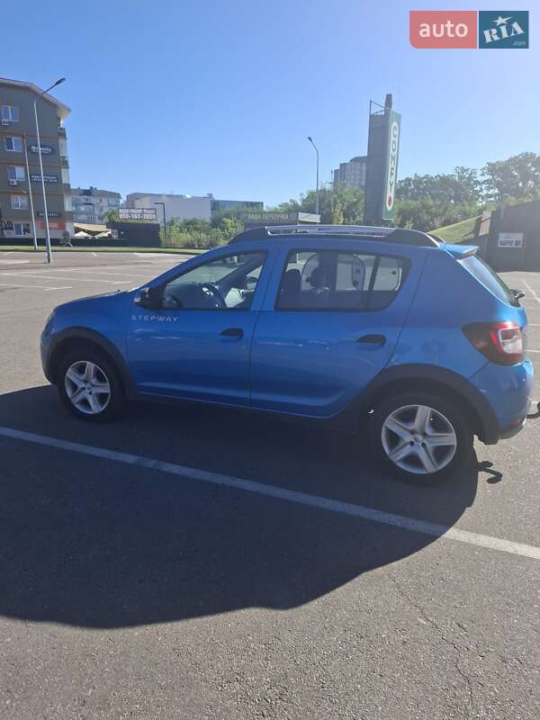 Внедорожник / Кроссовер Renault Sandero StepWay 2013 в Киеве