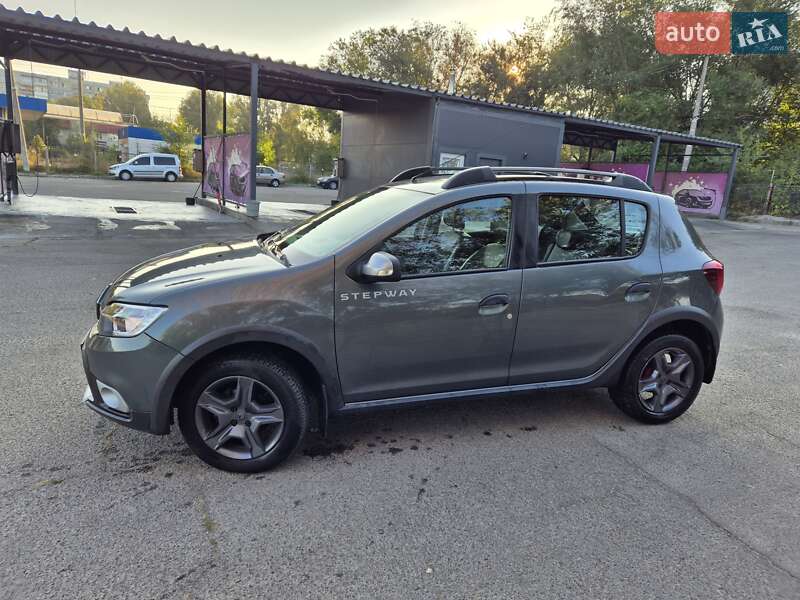 Хэтчбек Renault Sandero StepWay 2017 в Запорожье