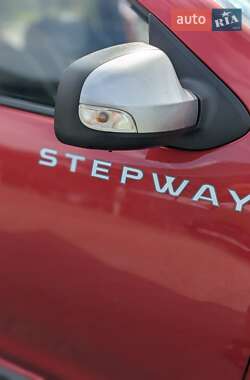 Внедорожник / Кроссовер Renault Sandero StepWay 2017 в 